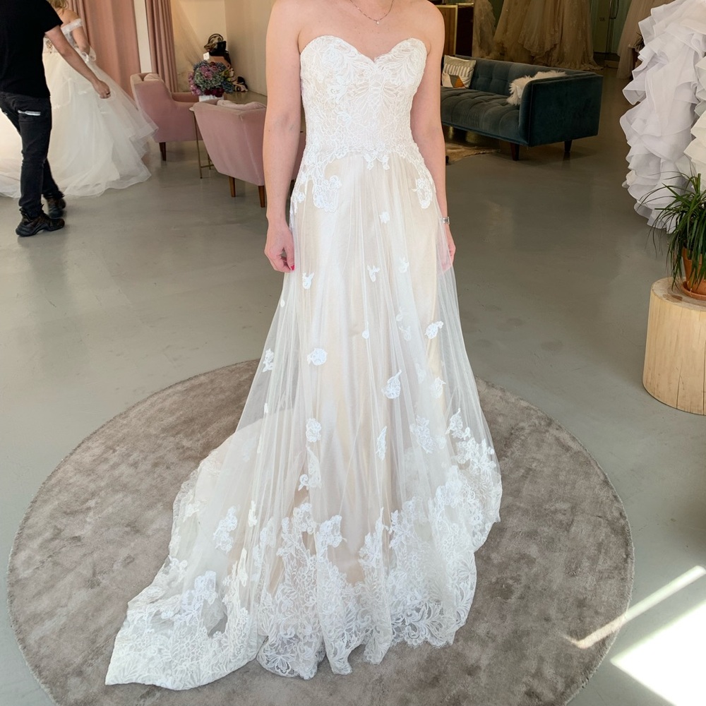 Sweetheart Lace & Tulle Wedding Dress